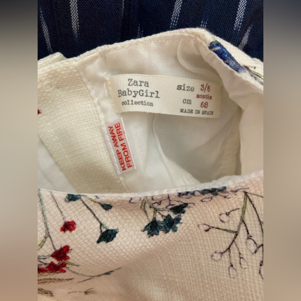 Zara~Baby Girl Collection~Beautiful baby dress 3-6 months~Beige floral/butterfly - Picture 3 of 3